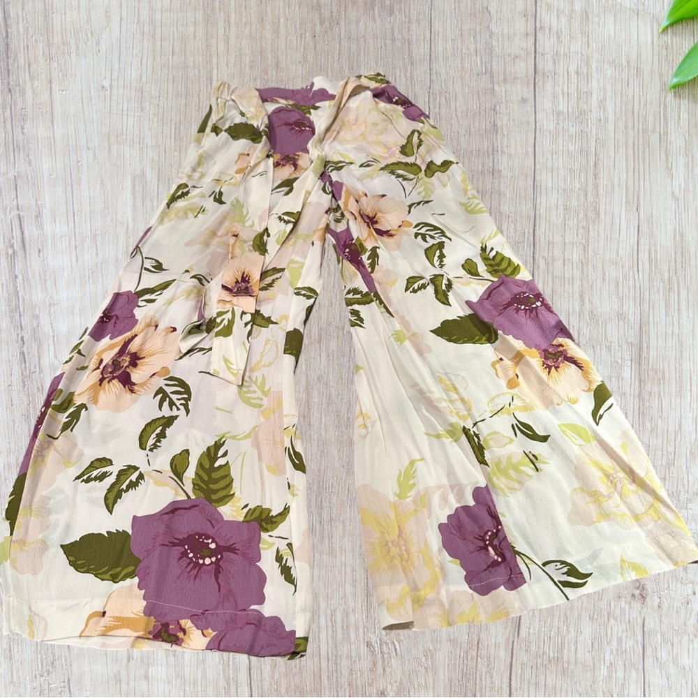Aritzia Wilfred floral pants